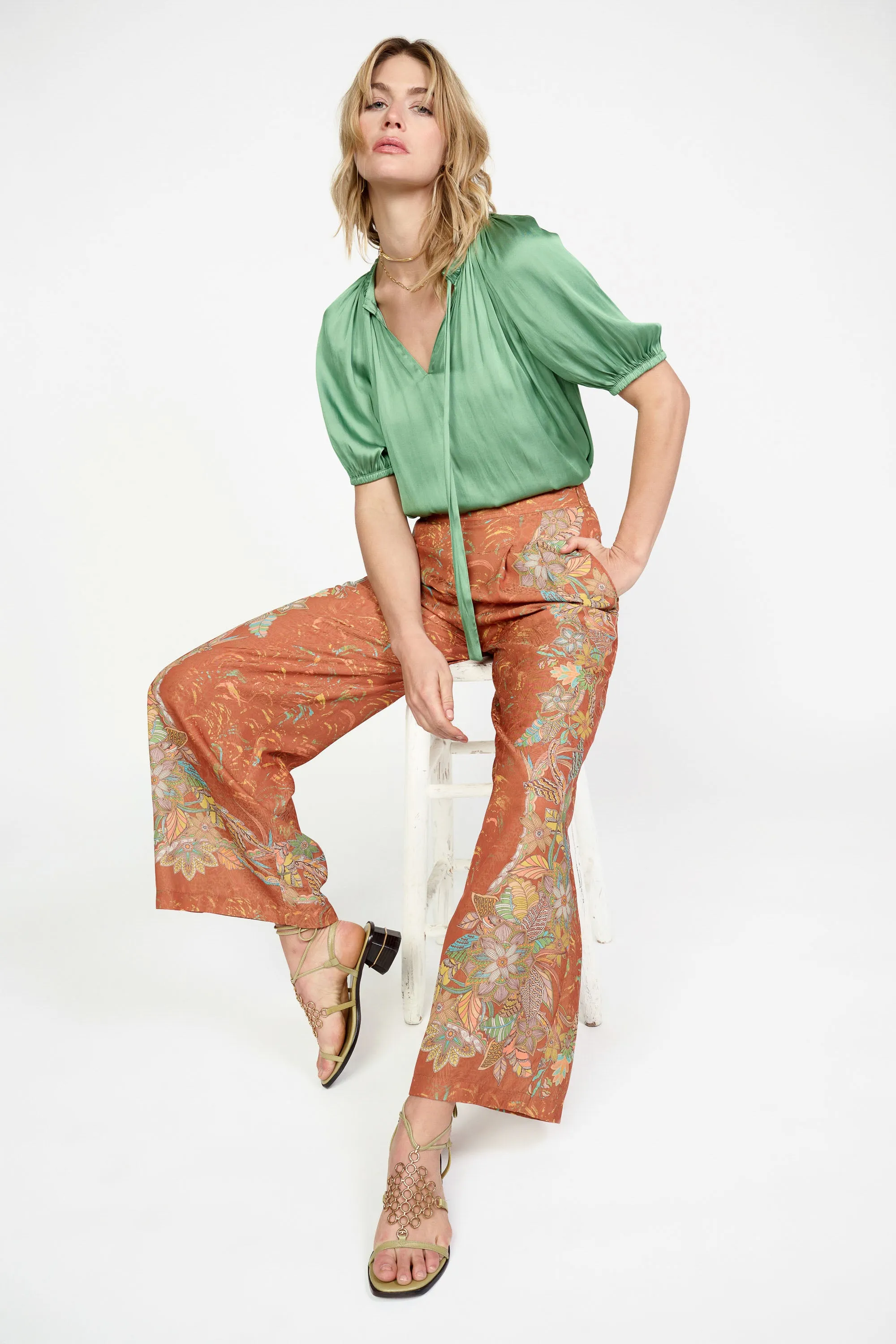 Border Print Retro Floral Pants