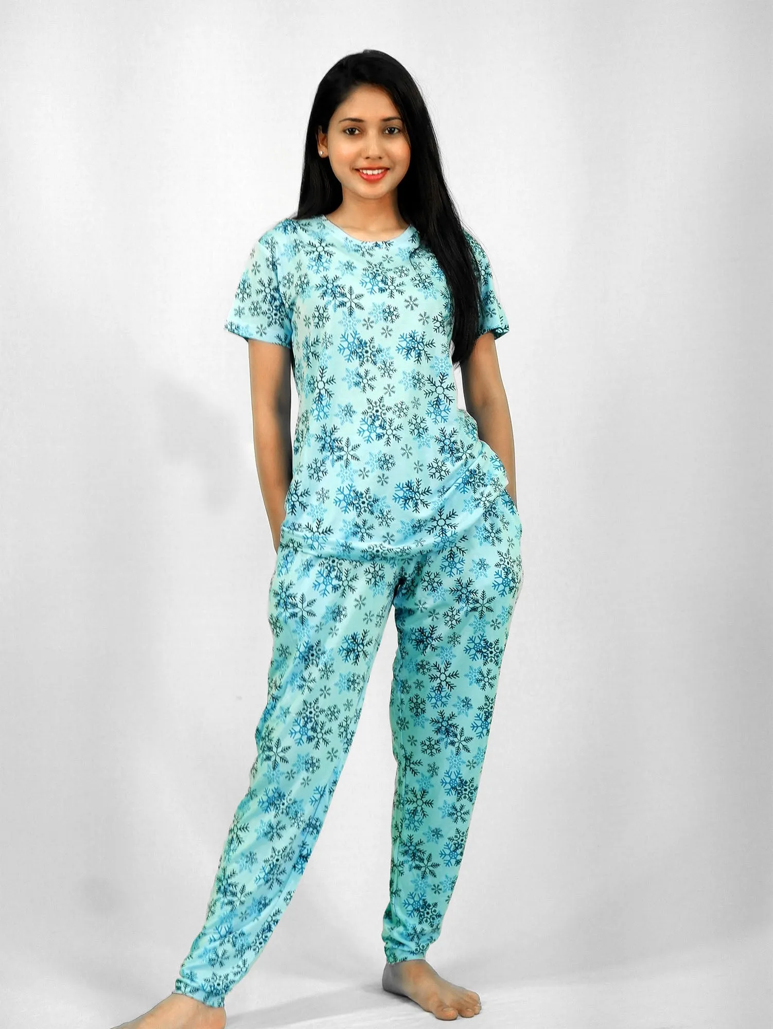 Frost Dreams Women's Pajamas Set in TENCEL™