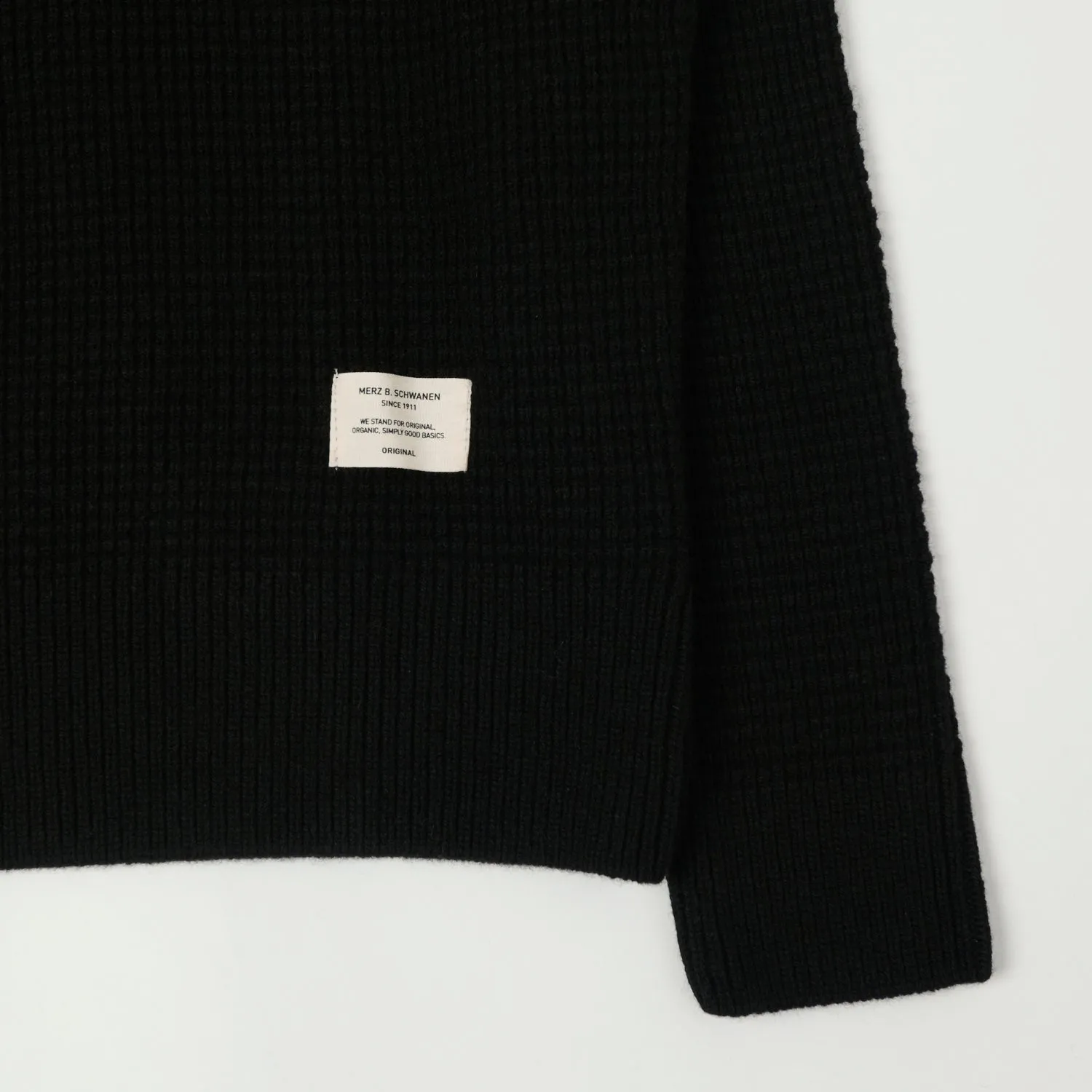 Merz b. Schwanen BLADE02 Waffle Structured Merino/Cashmere Pullover - Deep Black