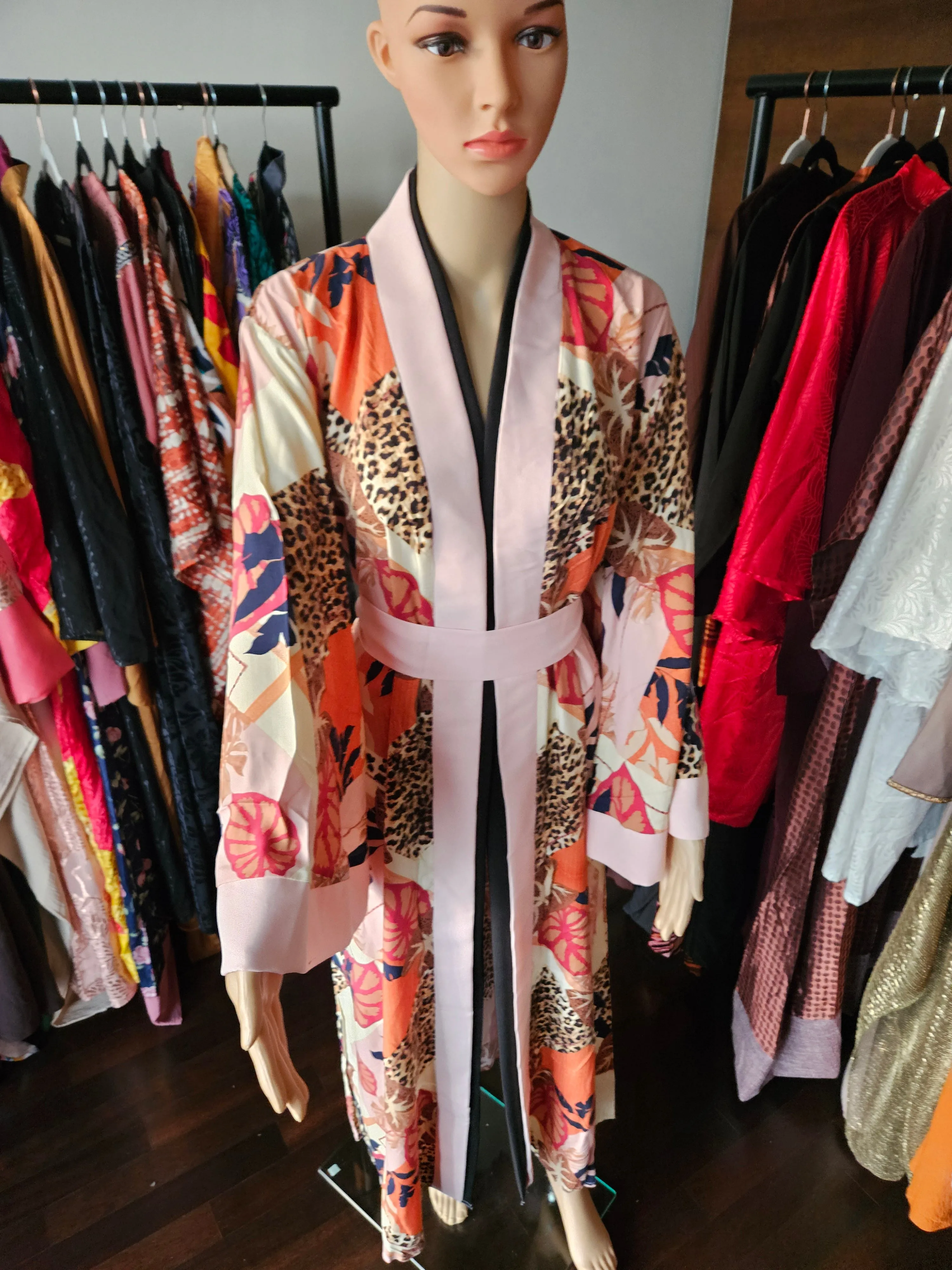 Raka kimono robe