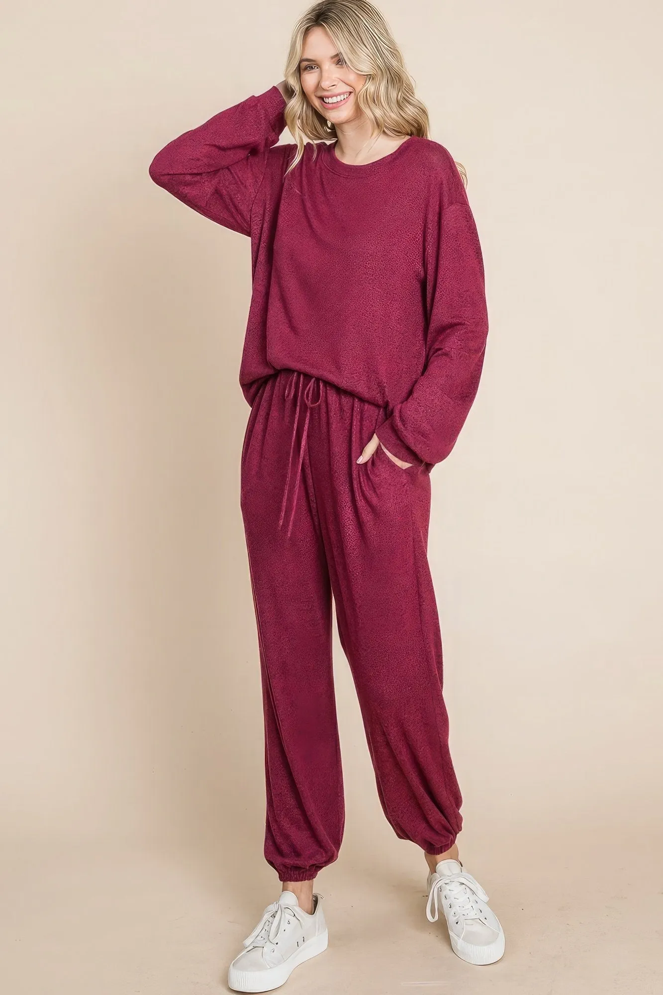 Two tone solid warm and soft hacci brush loungewear set